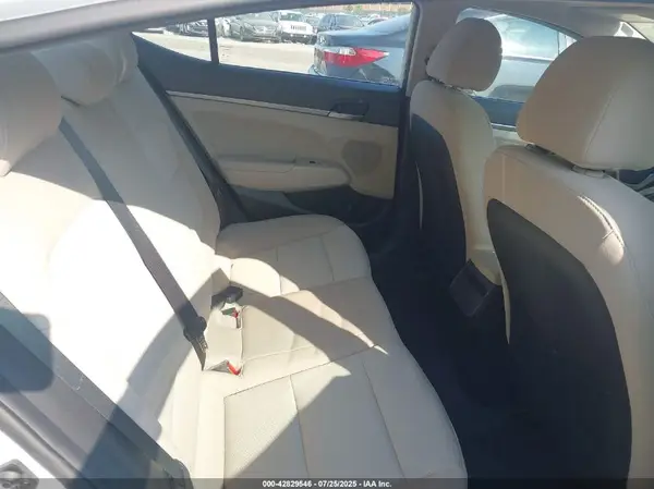 5NPD84LF7JH366446 2018 HYUNDAI ELANTRA - Image 8