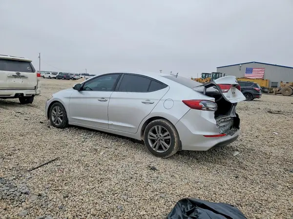5NPD84LF7JH368021 2018 HYUNDAI ELANTRA - Image 2