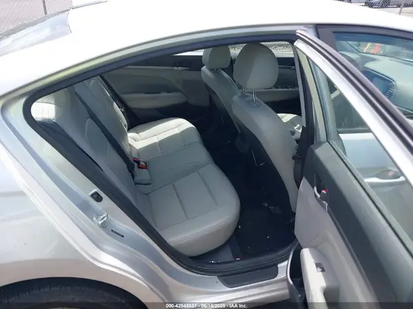 5NPD84LF7JH369265 2018 HYUNDAI ELANTRA - Image 8