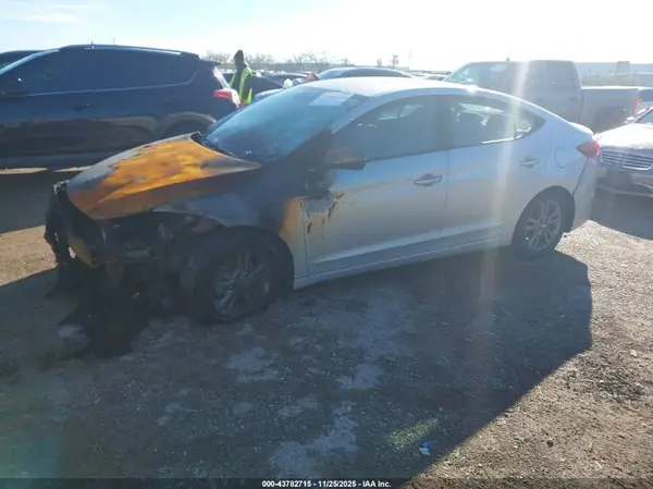 5NPD84LF7JH369900 2018 HYUNDAI ELANTRA - Image 2