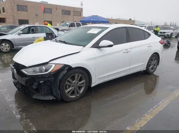 5NPD84LF7JH372179 2018 HYUNDAI ELANTRA - Image 2