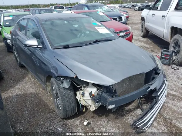 5NPD84LF7JH374689 2018 HYUNDAI ELANTRA - Image 1