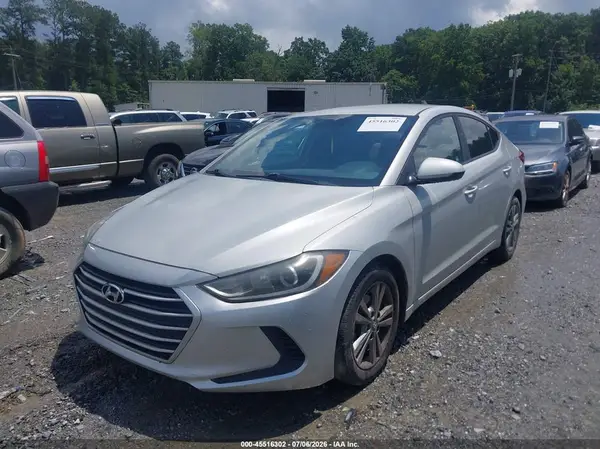 5NPD84LF7JH374966 2018 HYUNDAI ELANTRA - Image 2