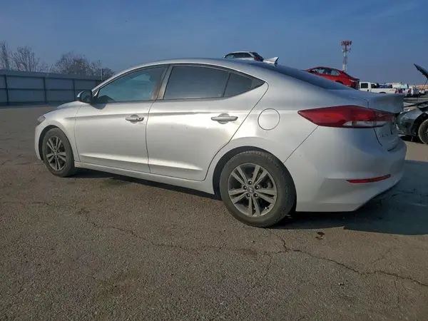 5NPD84LF7JH377978 2018 HYUNDAI ELANTRA - Image 2
