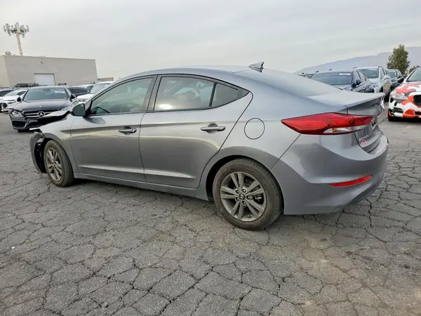 5NPD84LF7JH378225 2018 HYUNDAI ELANTRA - Image 2