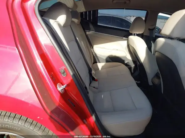 5NPD84LF7JH379701 2018 HYUNDAI ELANTRA - Image 8