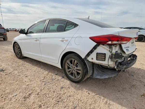 5NPD84LF7JH381495 2018 HYUNDAI ELANTRA - Image 2