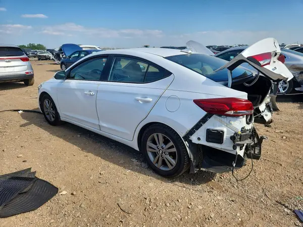 5NPD84LF7JH385983 2018 HYUNDAI ELANTRA - Image 2