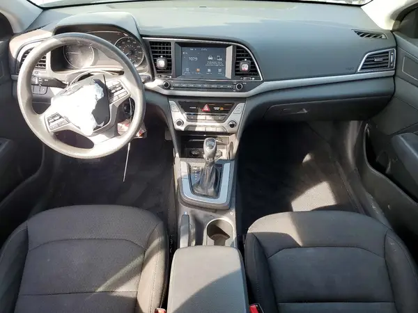 5NPD84LF7JH389872 2018 HYUNDAI ELANTRA - Image 8