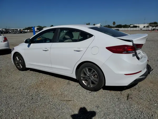 5NPD84LF7JH392108 2018 HYUNDAI ELANTRA - Image 2