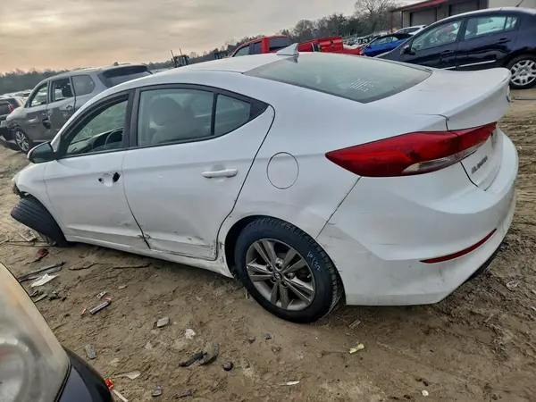5NPD84LF7JH396675 2018 HYUNDAI ELANTRA - Image 2