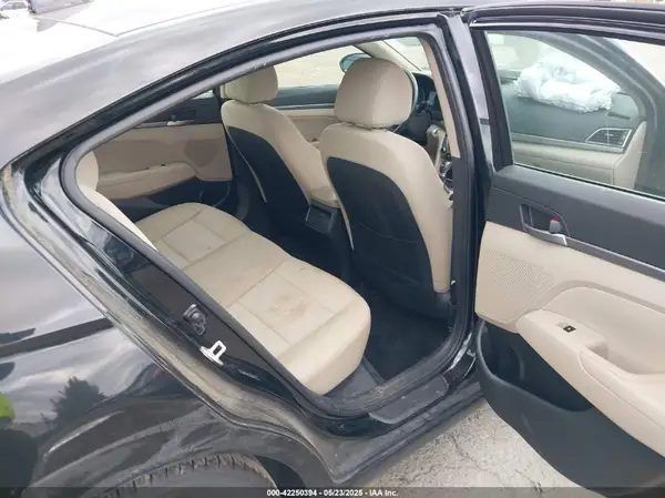 5NPD84LF7JH397972 2018 HYUNDAI ELANTRA - Image 8