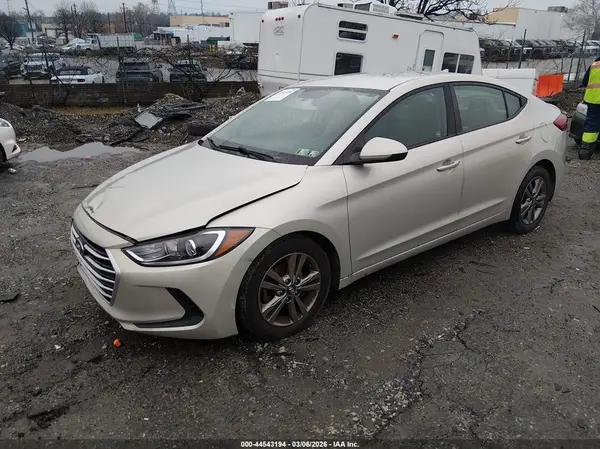 5NPD84LF7JH399186 2018 HYUNDAI ELANTRA - Image 2