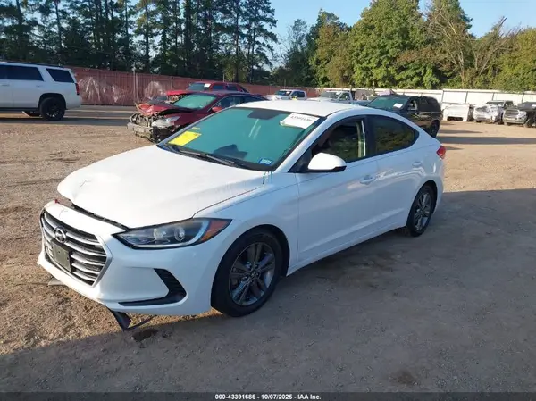 5NPD84LF7JH399902 2018 HYUNDAI ELANTRA - Image 2