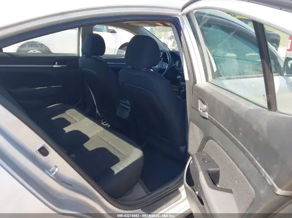 5NPD84LF7KH457881 2019 HYUNDAI ELANTRA - Image 8