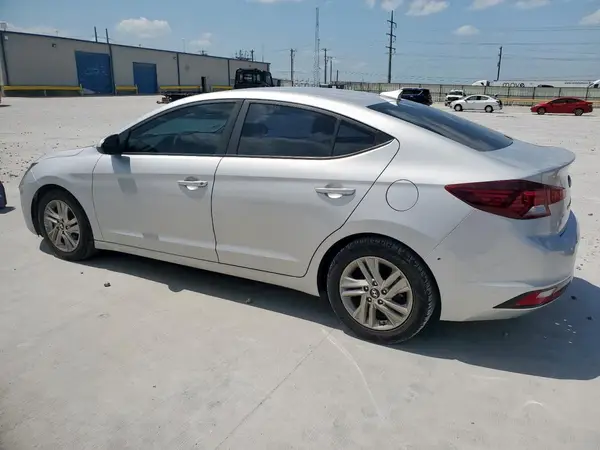 5NPD84LF7KH471358 2019 HYUNDAI ELANTRA - Image 2