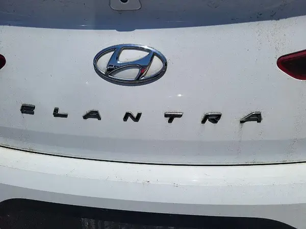 5NPD84LF7KH479279 2019 HYUNDAI ELANTRA - Image 1