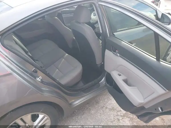 5NPD84LF7KH488659 2019 HYUNDAI ELANTRA - Image 8