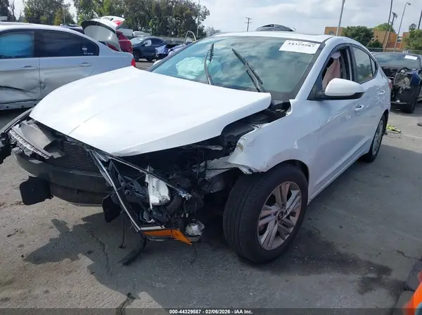 5NPD84LF7LH605562 2020 HYUNDAI ELANTRA - Image 2