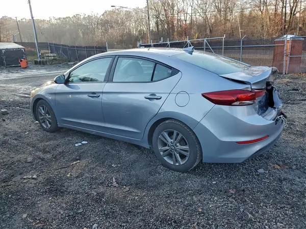 5NPD84LF8HH001364 2017 HYUNDAI ELANTRA - Image 2