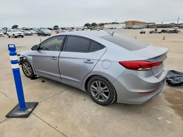 5NPD84LF8HH006810 2017 HYUNDAI ELANTRA - Image 2