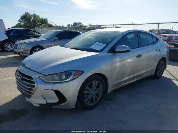 5NPD84LF8HH008931 2017 HYUNDAI ELANTRA - Image 2