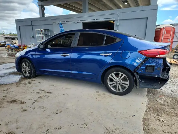 5NPD84LF8HH014843 2017 HYUNDAI ELANTRA - Image 2