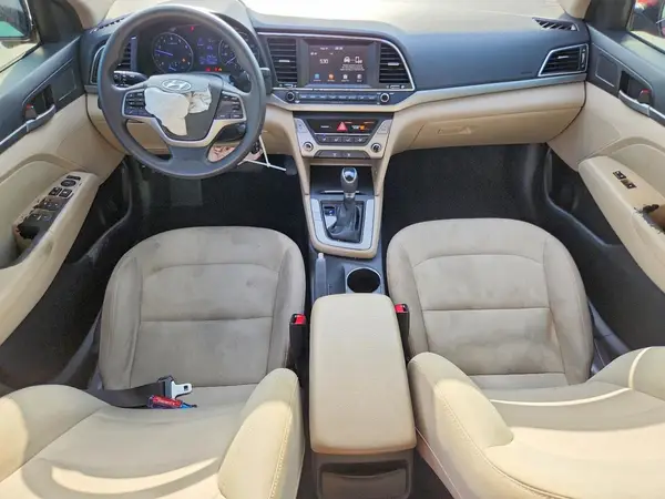 2017 HYUNDAI ELANTRA auction photo 8