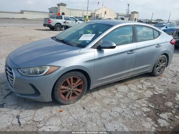 5NPD84LF8HH022585 2017 HYUNDAI ELANTRA - Image 2