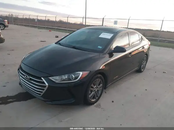 5NPD84LF8HH024837 2017 HYUNDAI ELANTRA - Image 2