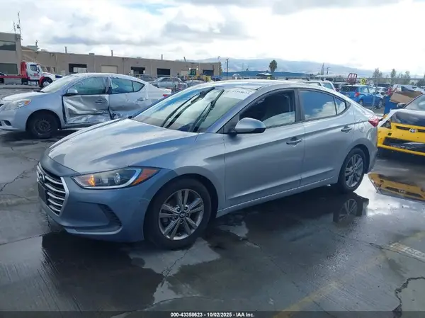 5NPD84LF8HH027205 2017 HYUNDAI ELANTRA - Image 2