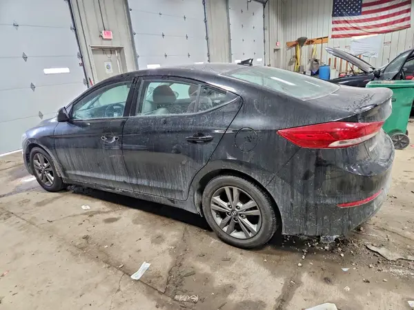 5NPD84LF8HH028998 2017 HYUNDAI ELANTRA - Image 2