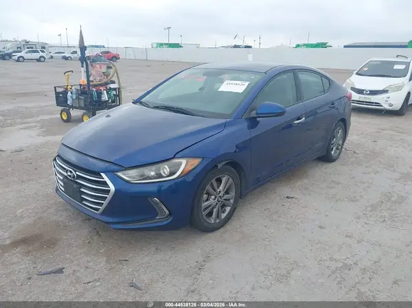 5NPD84LF8HH032985 2017 HYUNDAI ELANTRA - Image 2
