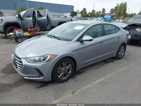 5NPD84LF8HH033019 2017 HYUNDAI ELANTRA - Image 2