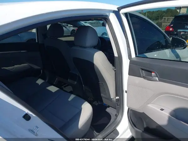 5NPD84LF8HH033540 2017 HYUNDAI ELANTRA - Image 8