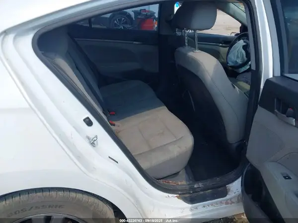 5NPD84LF8HH036972 2017 HYUNDAI ELANTRA - Image 8