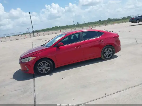 5NPD84LF8HH043887 2017 HYUNDAI ELANTRA - Image 2
