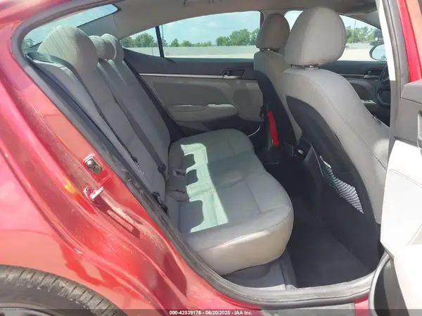 5NPD84LF8HH043887 2017 HYUNDAI ELANTRA - Image 8
