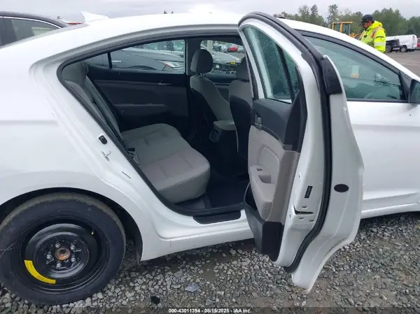 5NPD84LF8HH044022 2017 HYUNDAI ELANTRA - Image 8