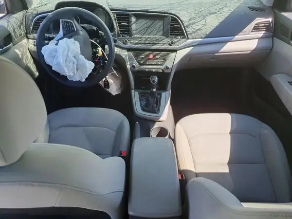 5NPD84LF8HH046708 2017 HYUNDAI ELANTRA - Image 8