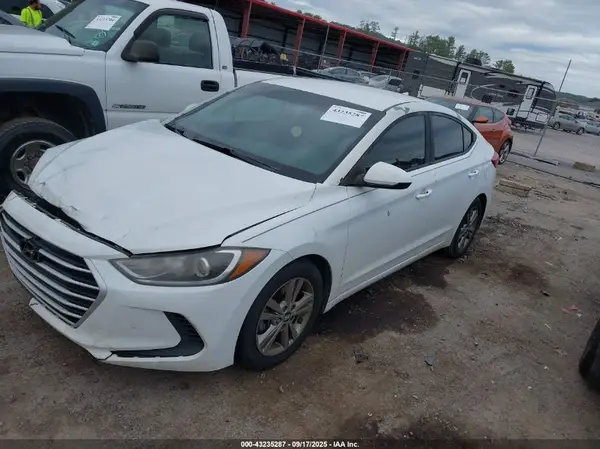 5NPD84LF8HH048197 2017 HYUNDAI ELANTRA - Image 2