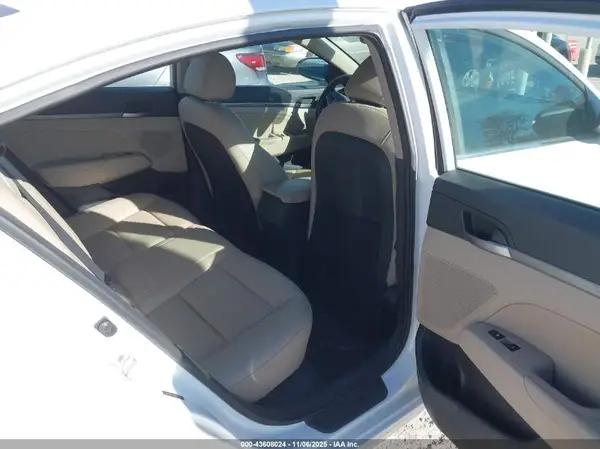5NPD84LF8HH052508 2017 HYUNDAI ELANTRA - Image 8
