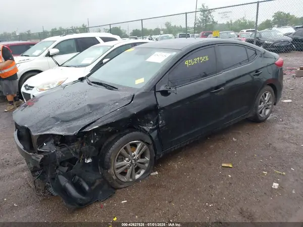 5NPD84LF8HH054257 2017 HYUNDAI ELANTRA - Image 2
