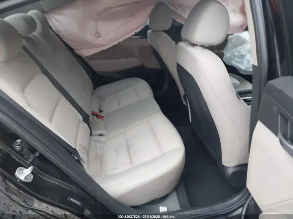 5NPD84LF8HH054257 2017 HYUNDAI ELANTRA - Image 8