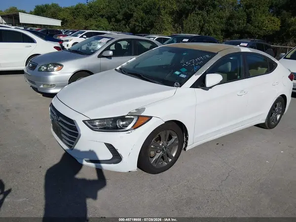 5NPD84LF8HH055618 2017 HYUNDAI ELANTRA - Image 2