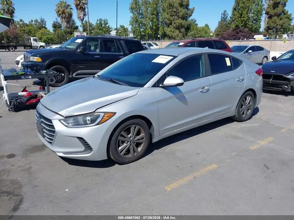5NPD84LF8HH055862 2017 HYUNDAI ELANTRA - Image 2