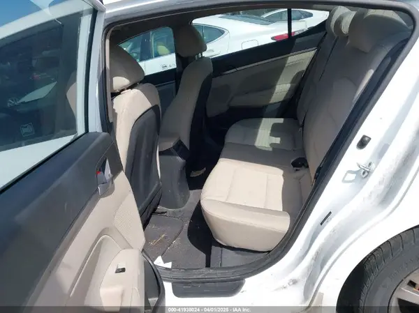 5NPD84LF8HH058910 2017 HYUNDAI ELANTRA - Image 8