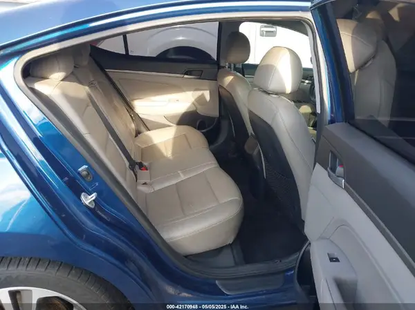 5NPD84LF8HH065677 2017 HYUNDAI ELANTRA - Image 8