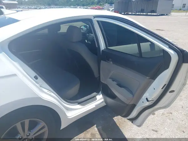 5NPD84LF8HH076923 2017 HYUNDAI ELANTRA - Image 8