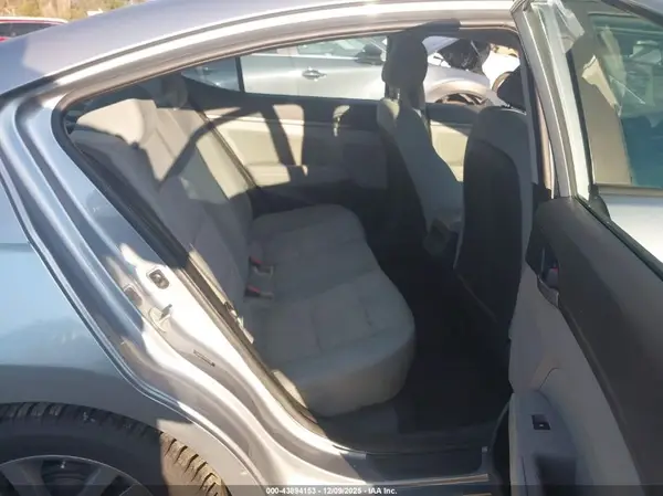 5NPD84LF8HH081250 2017 HYUNDAI ELANTRA - Image 8